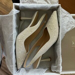 NIB Betsey Johnson Clark Ivory Pearl 10W